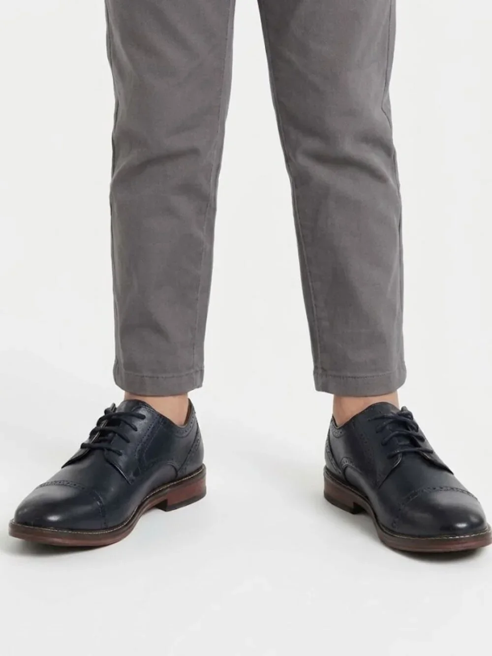 Johnston & Murphy Navy Leather Brogue Cap-Toe Boys Dress Shoes 5.5M